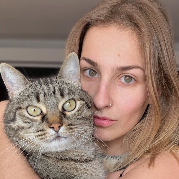 files/cat_woman.jpg